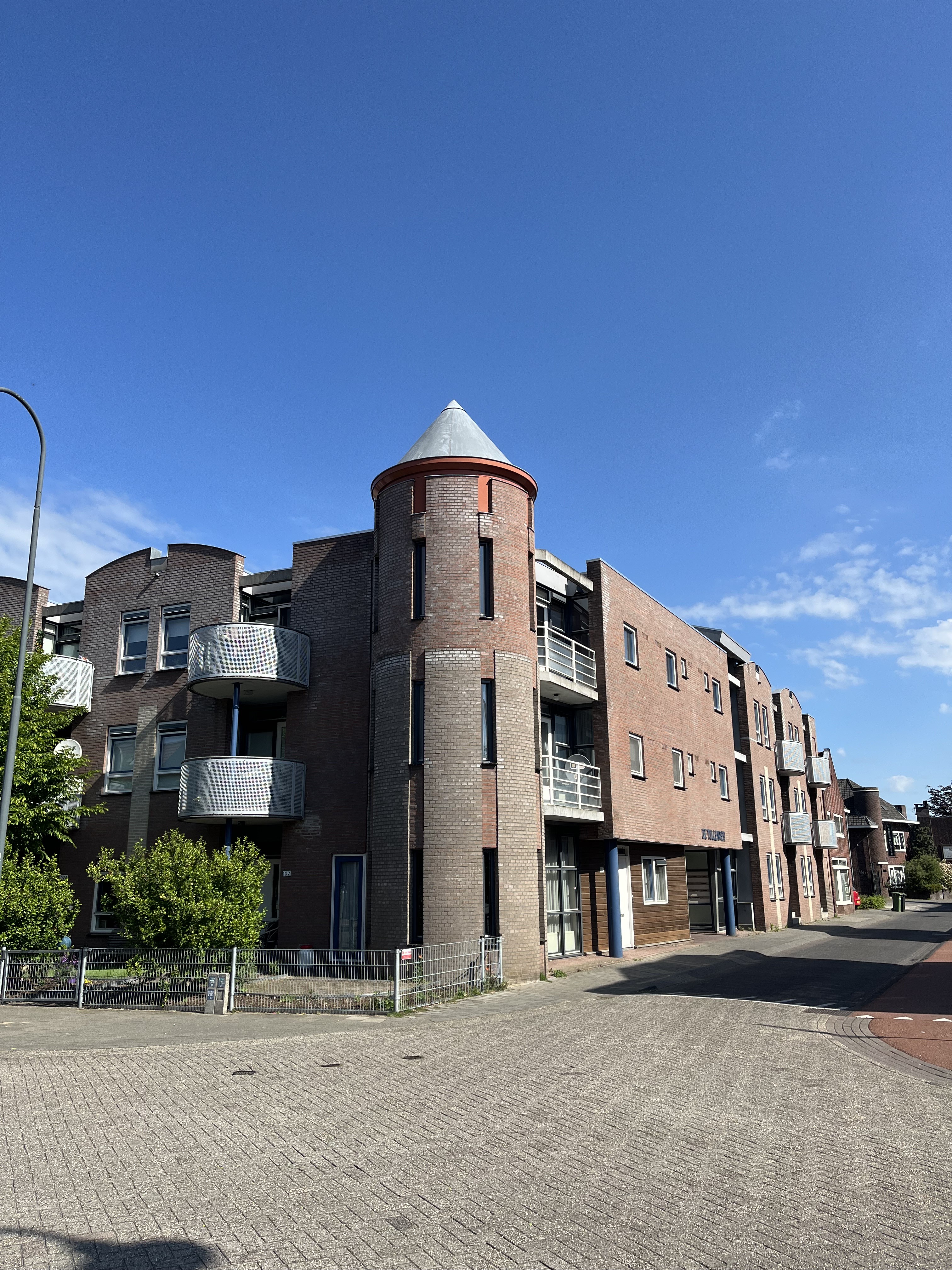 Pastoor van Leeuwenstraat 120, 5701 JW Helmond, Nederland