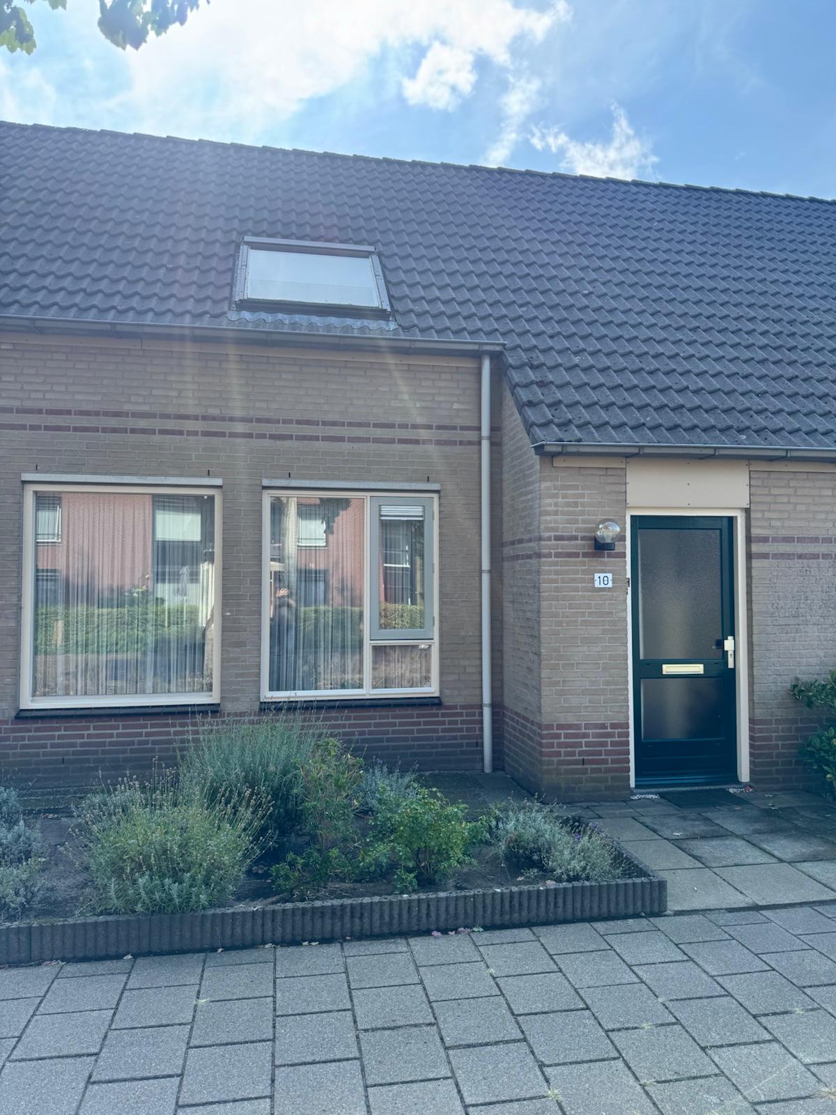 Anjerstraat 10, 5701 EZ Helmond, Nederland