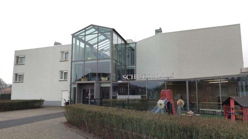 Schutsboom 8